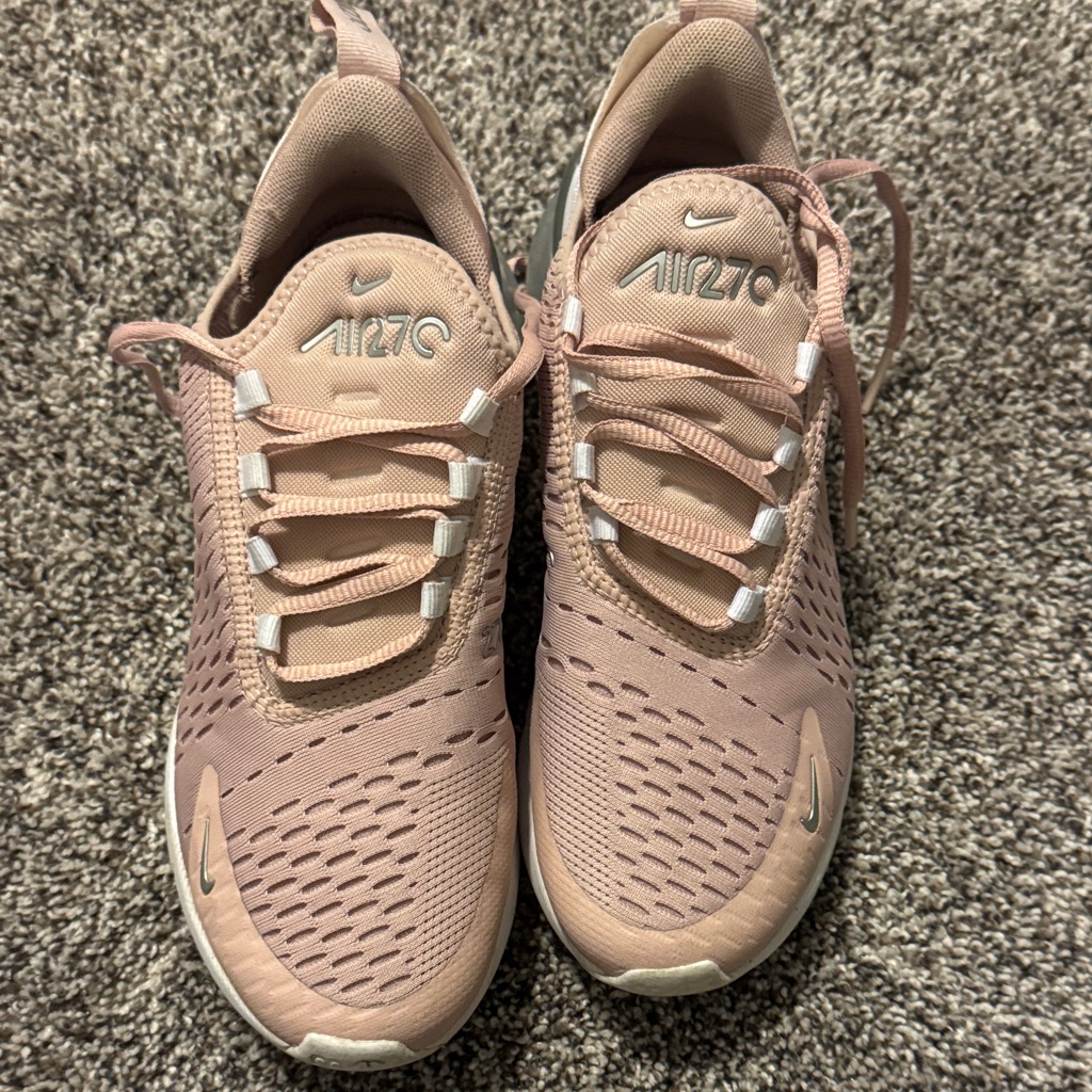 Nike 270
